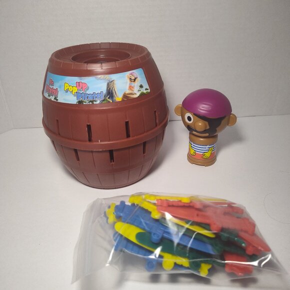 VTG TOMY WORKING POP-UP PIRATE GAME 2-4 PLAYER'S AGE 4+ IN BOX 100% Complete - Picture 7 of 7